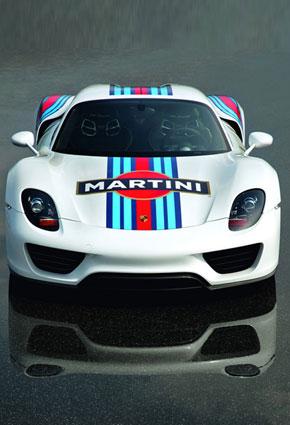 بورش 918 سبايدر تحتفي بسيارة مارتيني